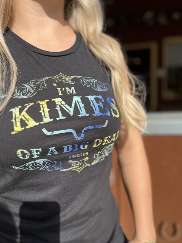 Kimes Ranch Top Black mit bunter Aufschrift